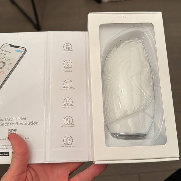 GESKE SmartAppGuided™ Sonic Thermo Facial Brush | 6 in 1 | - Picture 6 of 6